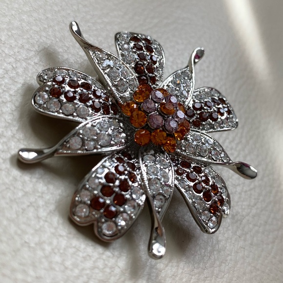 🆕🔥Gorgeous White-MeriGold-Lilac Crystals Brooch - Picture 7 of 8